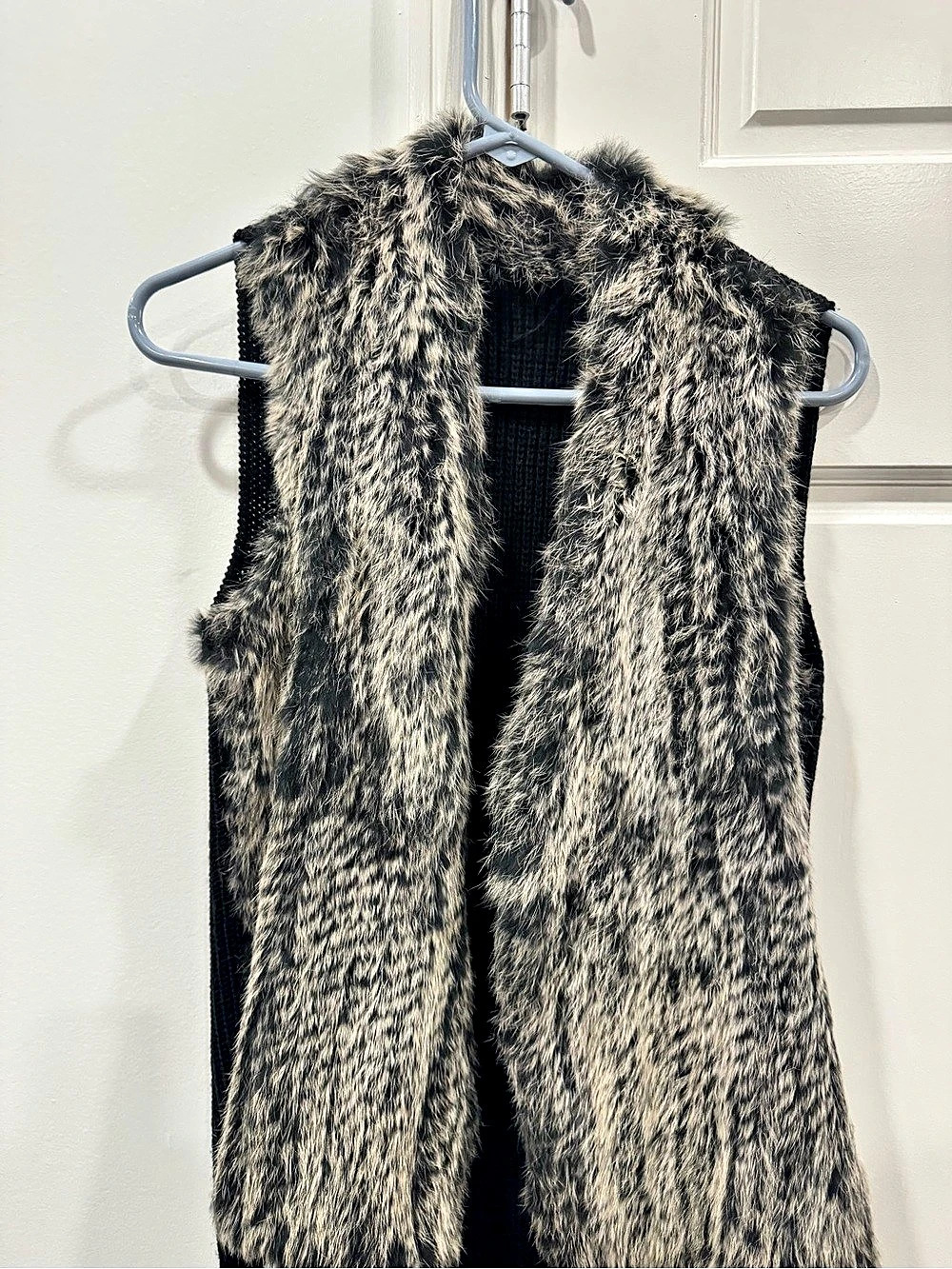 Quinn Rabbit Fur Vest in Black & Gray
